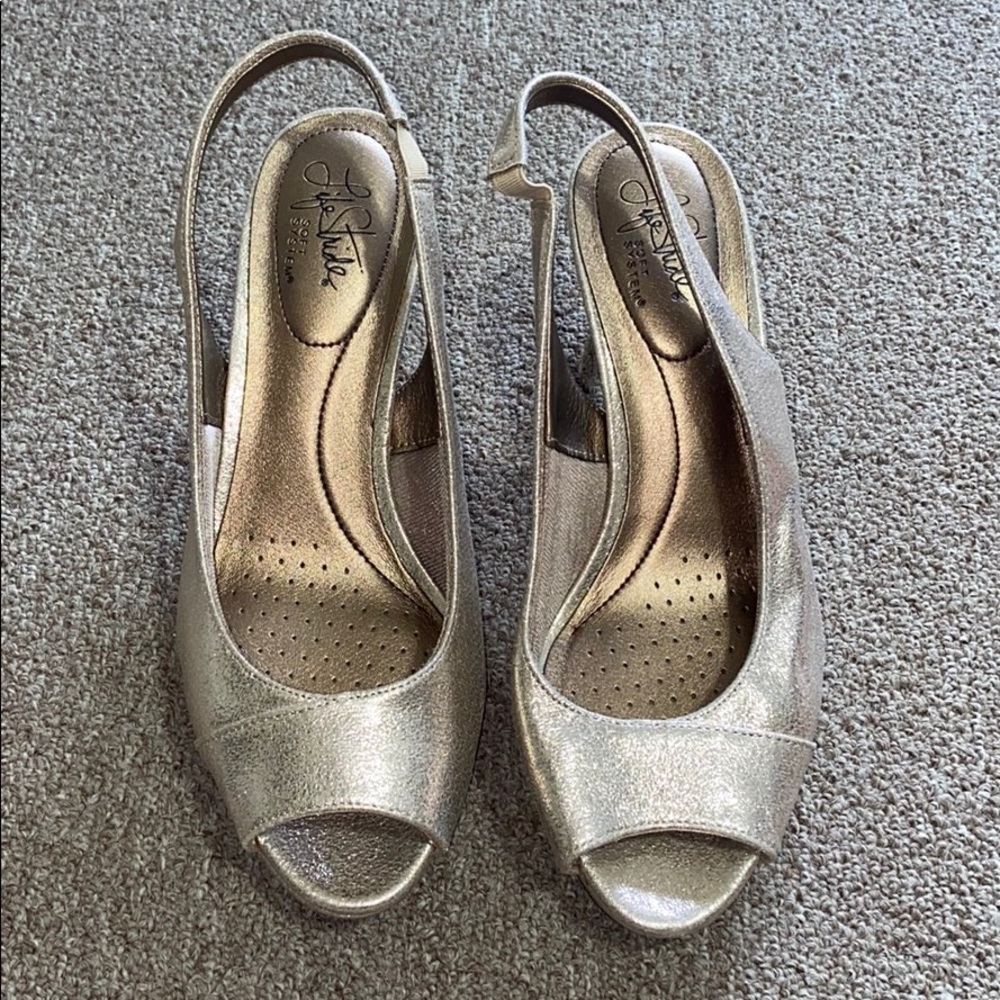 Life Stride Champagne Open Toe Heels/Pumps